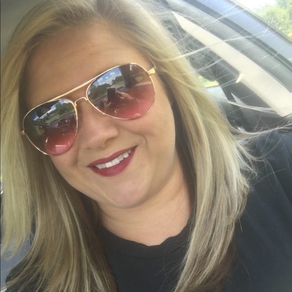 Meet the Posher - Picture 3 of 7